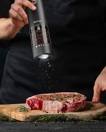 salt and pepper grinder set