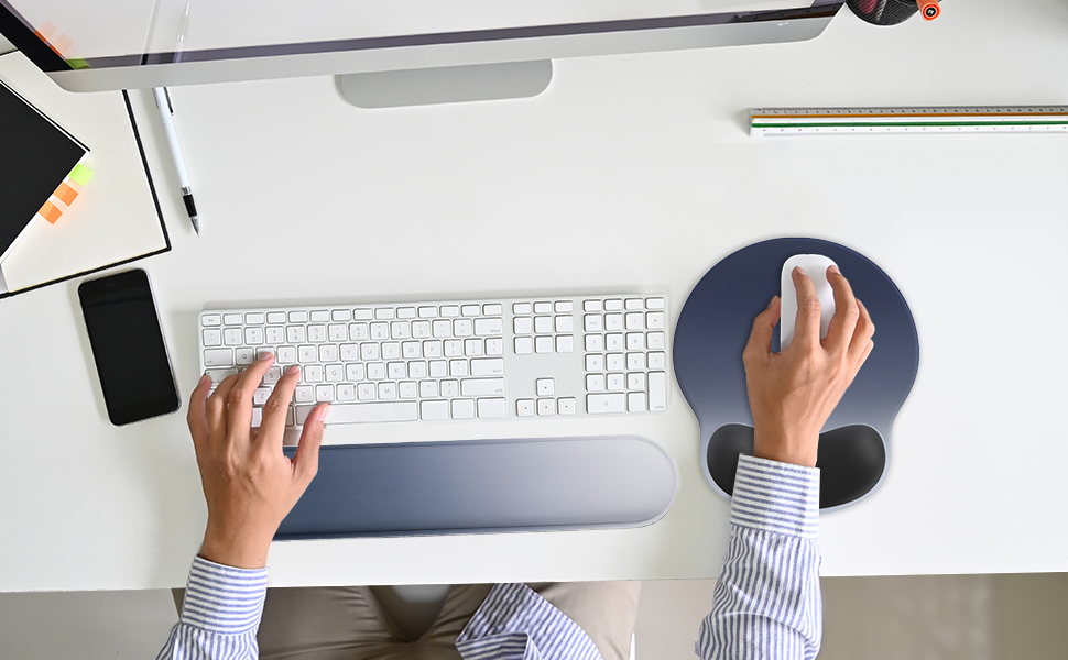 Comfortable gel wrist pad and keyboard pad