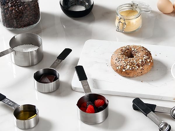 magnetic measuring cups in baking