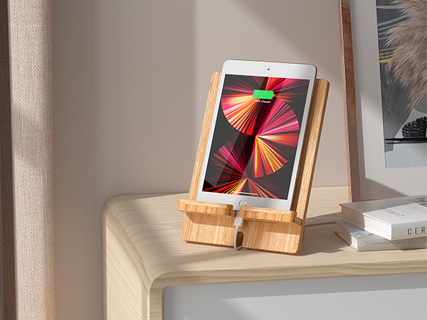 Pezin &amp; Hulin Bamboo Tablet Stand