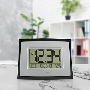 lacrosse, la crosse technology, WT-8002, WT-8002U, digital clock, wall clock, table, calendar