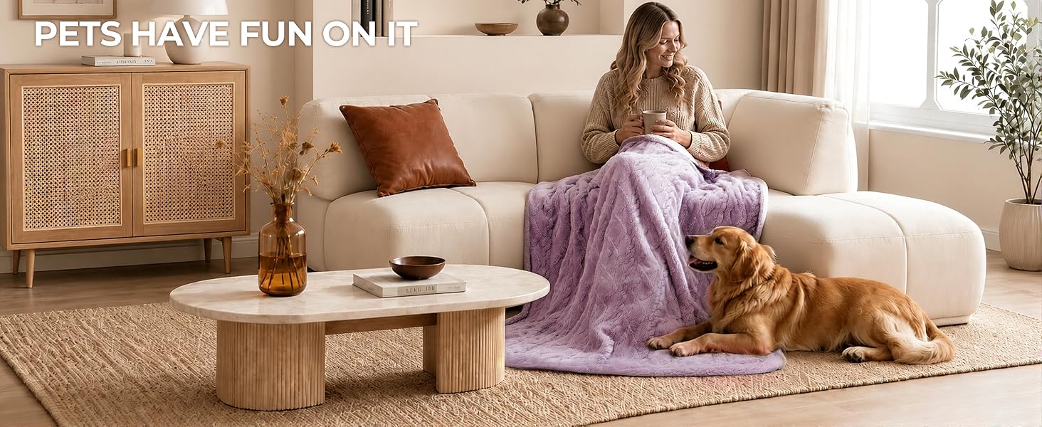 PETS HAVE FUN ON IT