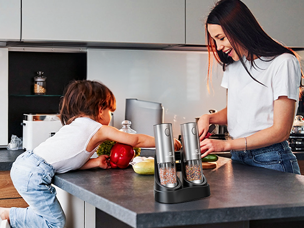 Electric Salt and Pepper Grinder Set