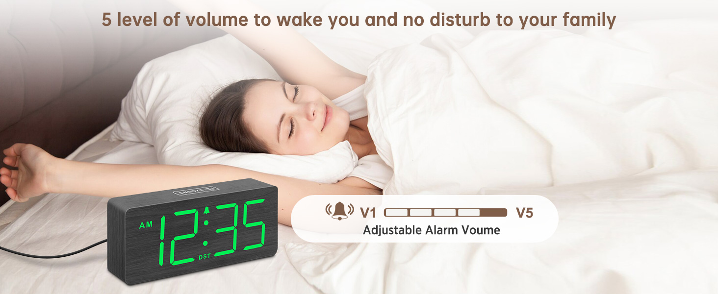 Plug In Clock with USB Port