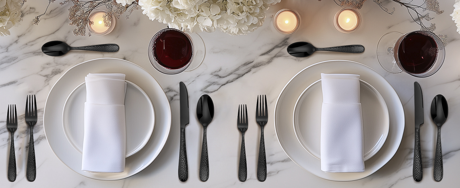 silverware set with steak knives