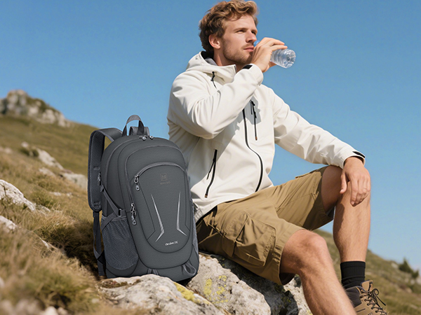 The MIYCOO hiking pack supports mountain climbing