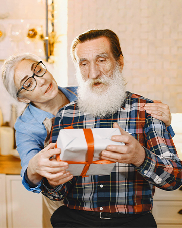 magnifying glass with light and stand