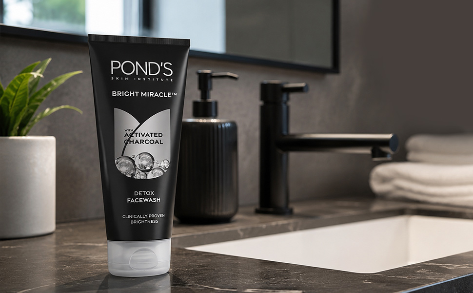 POND&amp;#39;S Bright Miracle With Activated Charcoal Facewash, 100g