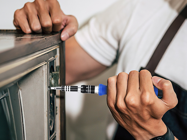 60 in 1 with 56 Bits Screwdriver Set