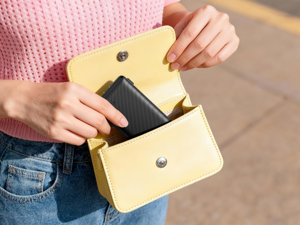 Essential Travel Charger-Black