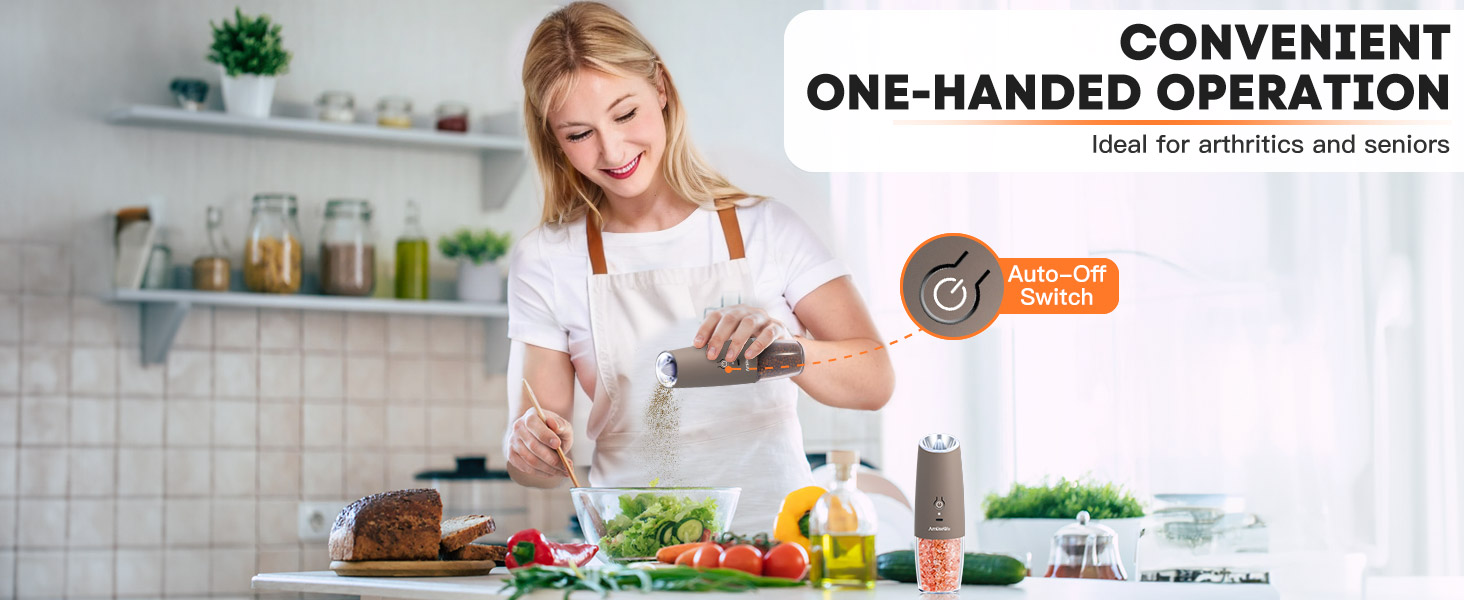 Rechargeable electric salt and pepper grinder set