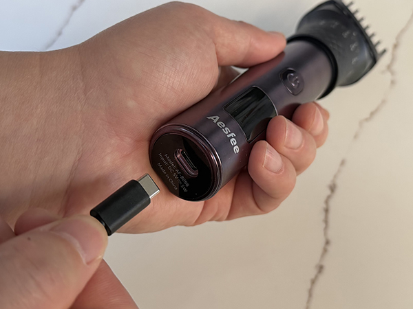 rechargeable beard trimmer