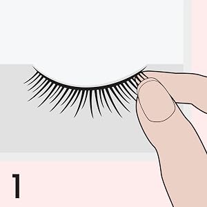 natural looking false eyelashes