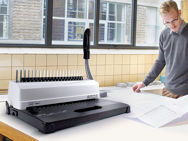 Comb binding machine