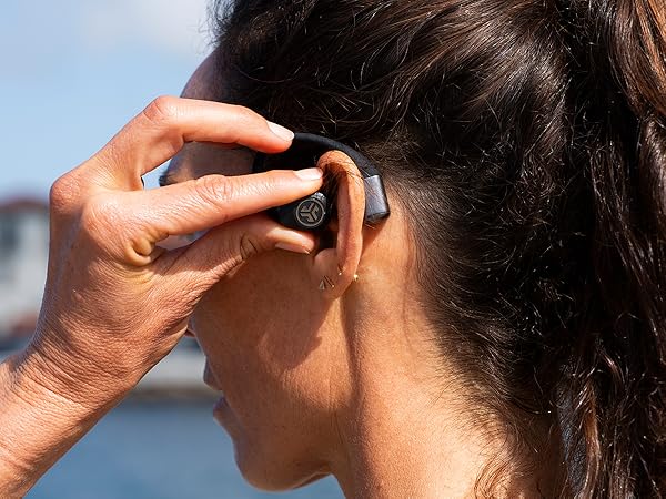 Flexible earhook for a secure fit