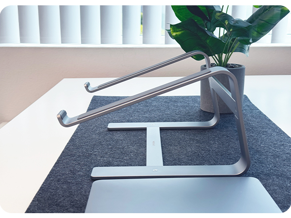 Laptop stand