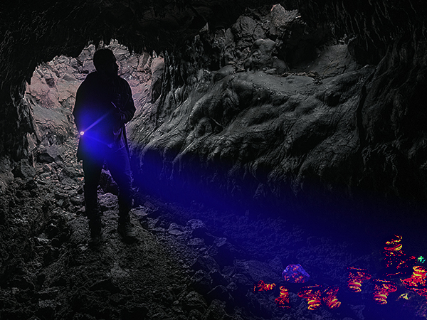 uv flashlight for rocks