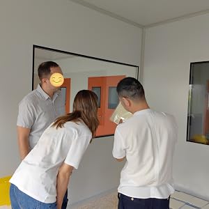 European clients visit our cleanroom.