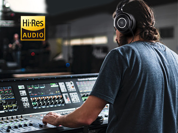 headphones monitor 60