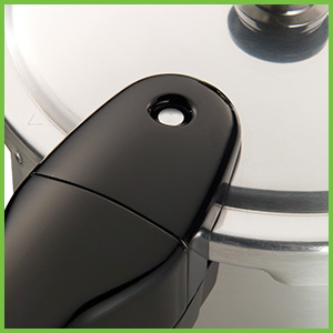Cover lock Cover lock indicator shows at a glance if there is pressure inside the cooker.