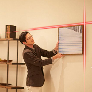 hang picture