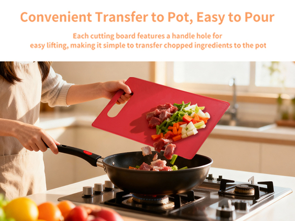 Plastic cutting board with handle hole, easy to lift and pour chopped ingredients into a pot