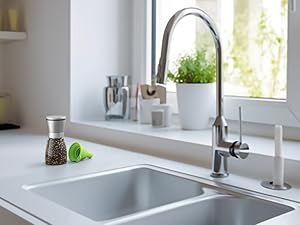 salt and pepper grinder set