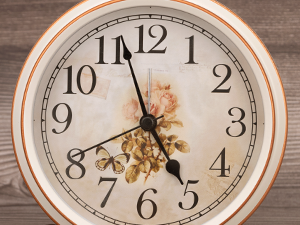 table clocks for living room decor, vintage clock, small clocks battery operated