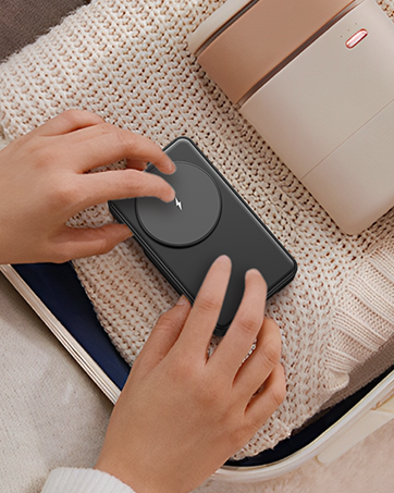 Magnetic charger stand for samsung