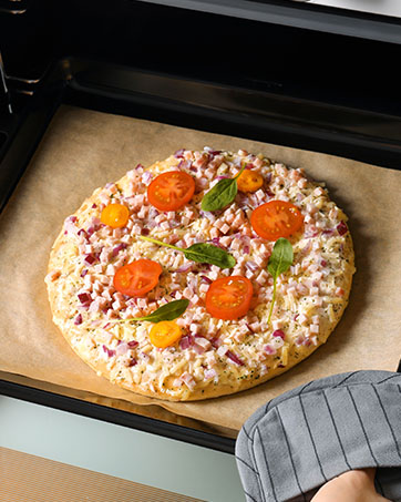 baking pizza