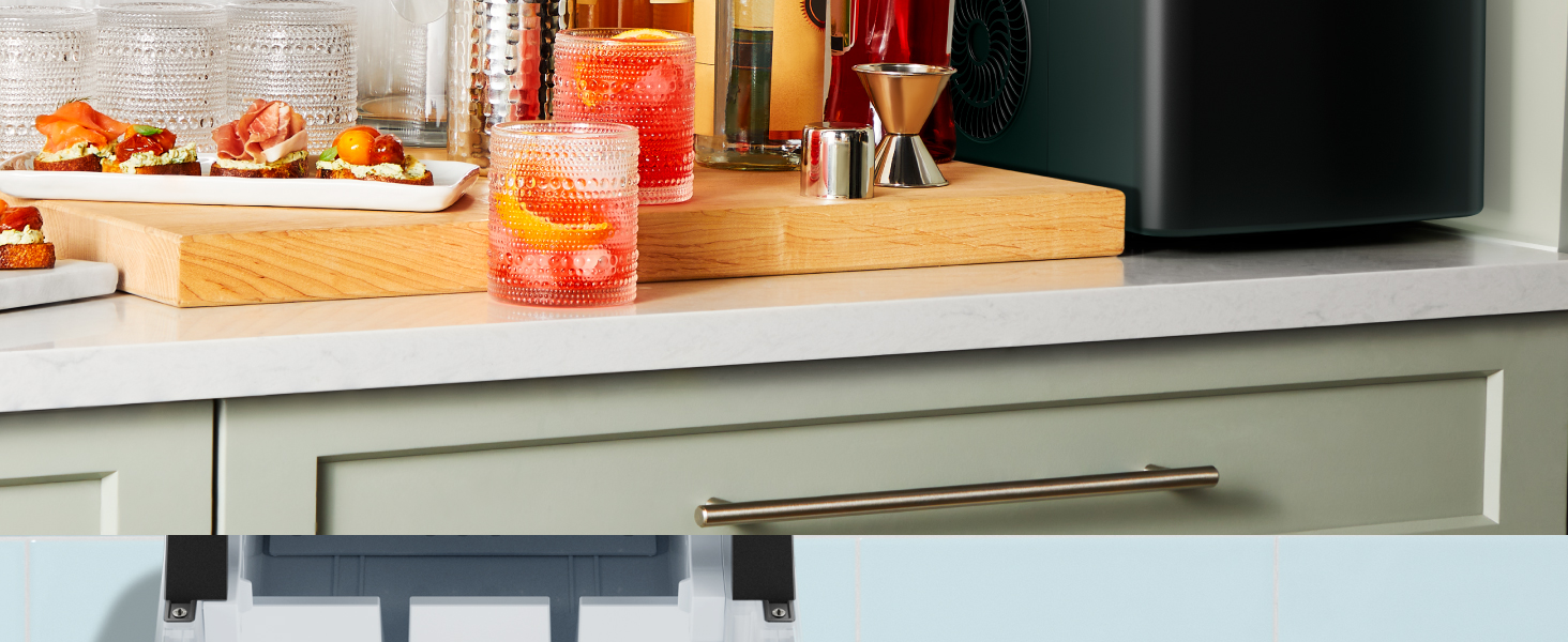 Removable ice basket