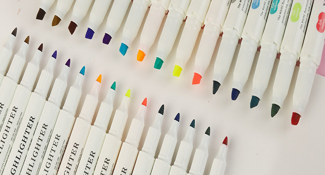 assorted color highlighters