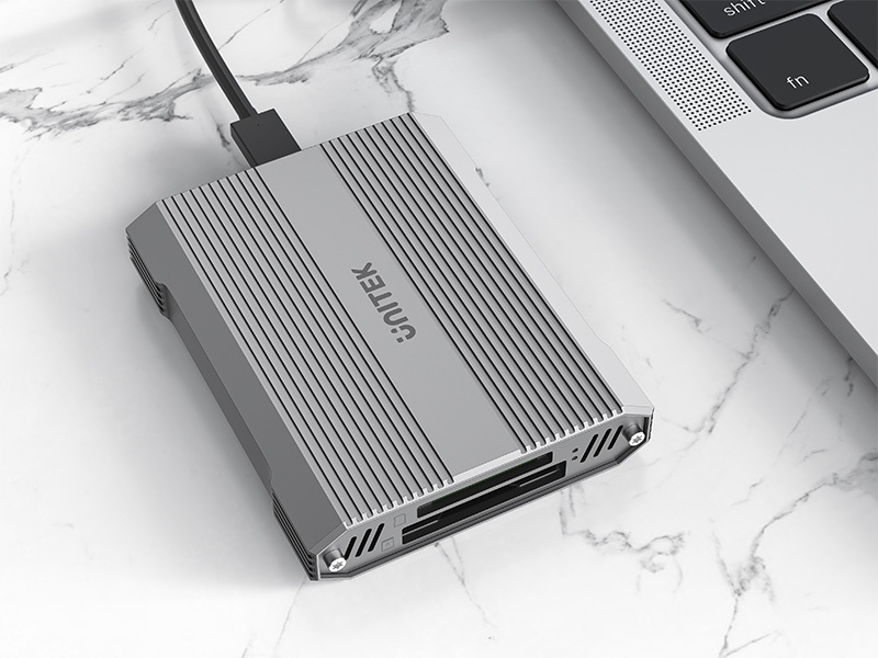 CFexpress Type B Card Reader
