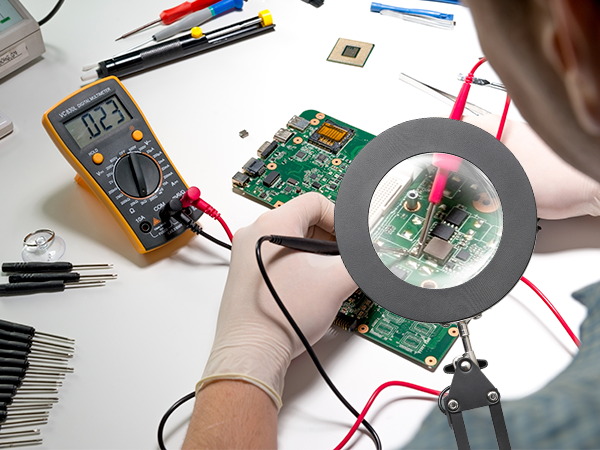 lighted magnifying glass with stand