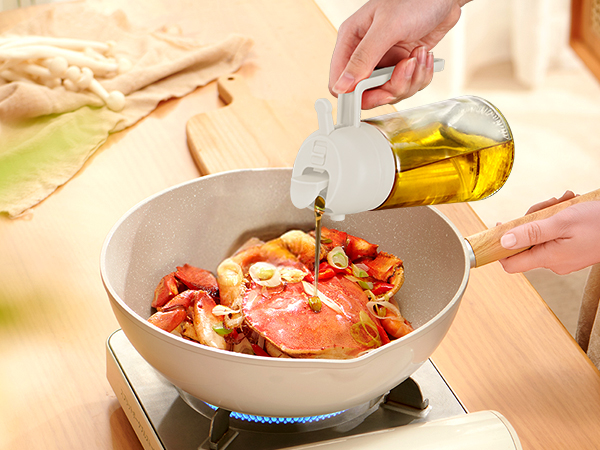 oil dispenser with spray