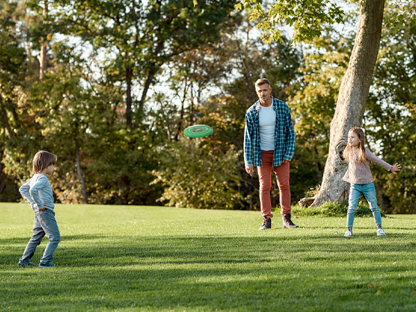 Wham-O Frisbee Go Flying Disc, 70g 9" Sport Disc for Kids and Adults Beginners