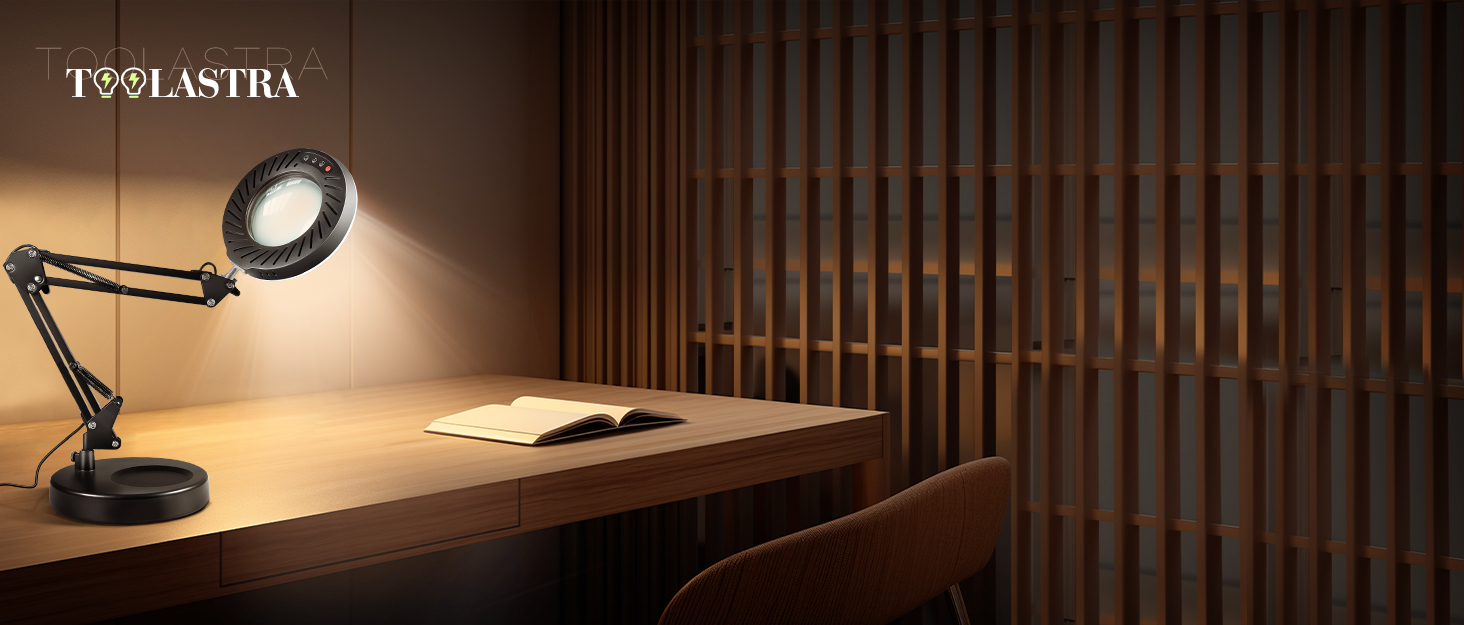 magnifying glass with light and stand