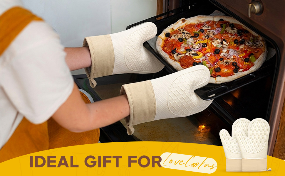 Silicone oven gloves, a great gift for hands-on enthusiasts
