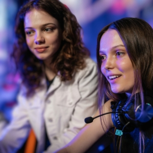 Onissi gaming gloves for sweaty hands will help you to elevate your gameplay on pc and console