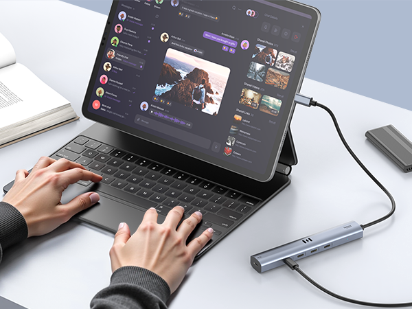 10Gbps USB C Hub with 4K@60Hz Video Display