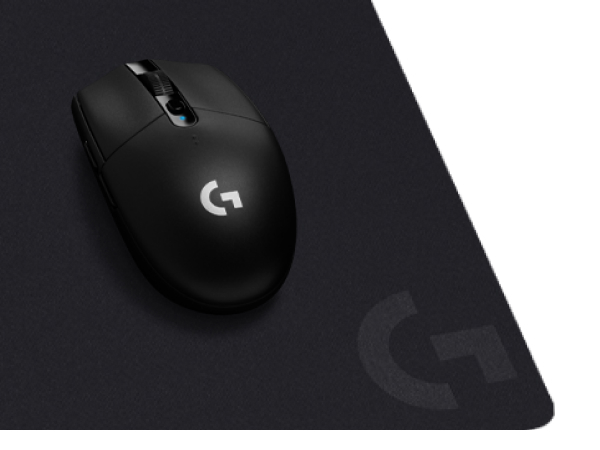 Angle zoom of PRO mouse on a G240 cloth gaming mouse pad