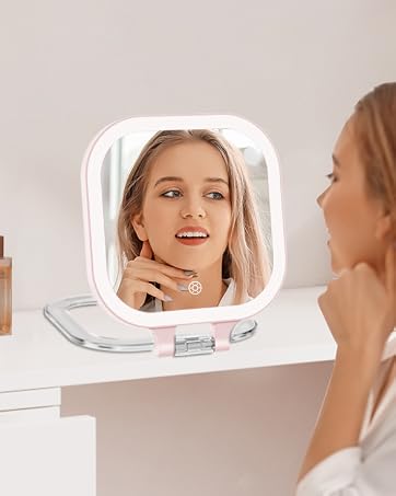 travel mirror with light
