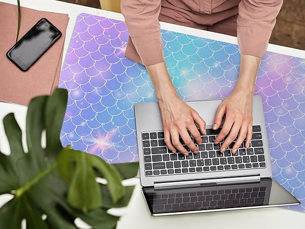 PU Leather Large Mouse Pad - Designed for Comfort and Productivity!
