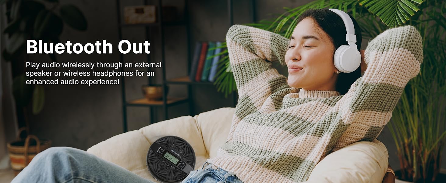 Listening to wireless headphones connected to Emerson EPCD-2000 portable bluetooth CD Player speaker