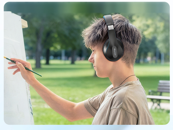 Headphones ear cups are made of PU artificial leather,waterproof and not easy to deformation