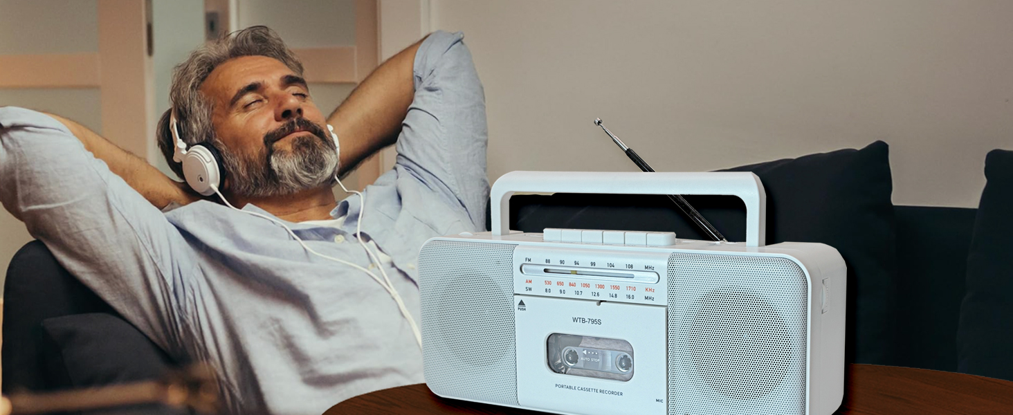cassette player with headphone jack
