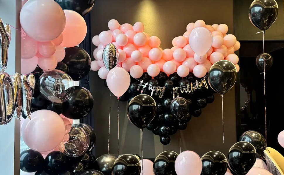 black ballons