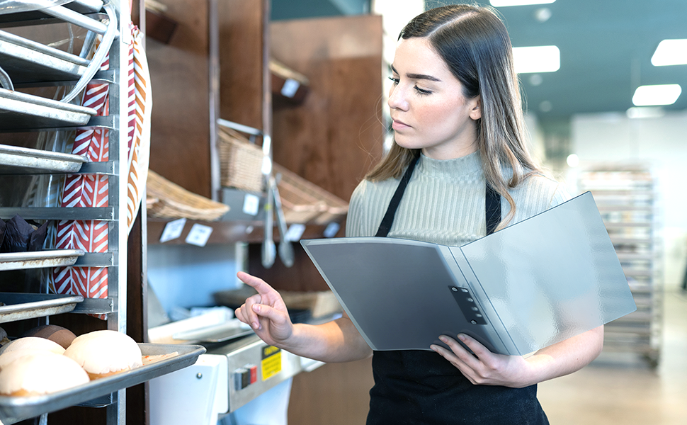 bakery worker using smoky gray clamp book