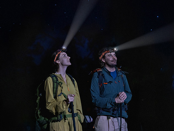This headlight has a maximum illumination brightness of 1000 lumens and is suitable for hiking