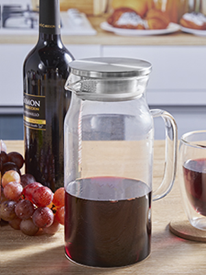 glass pitcher with lid and spout